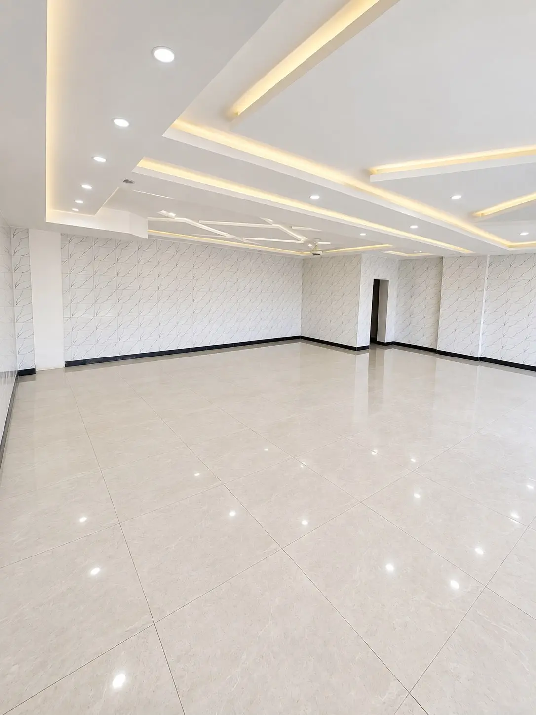 Falcon Tower — commercial floor