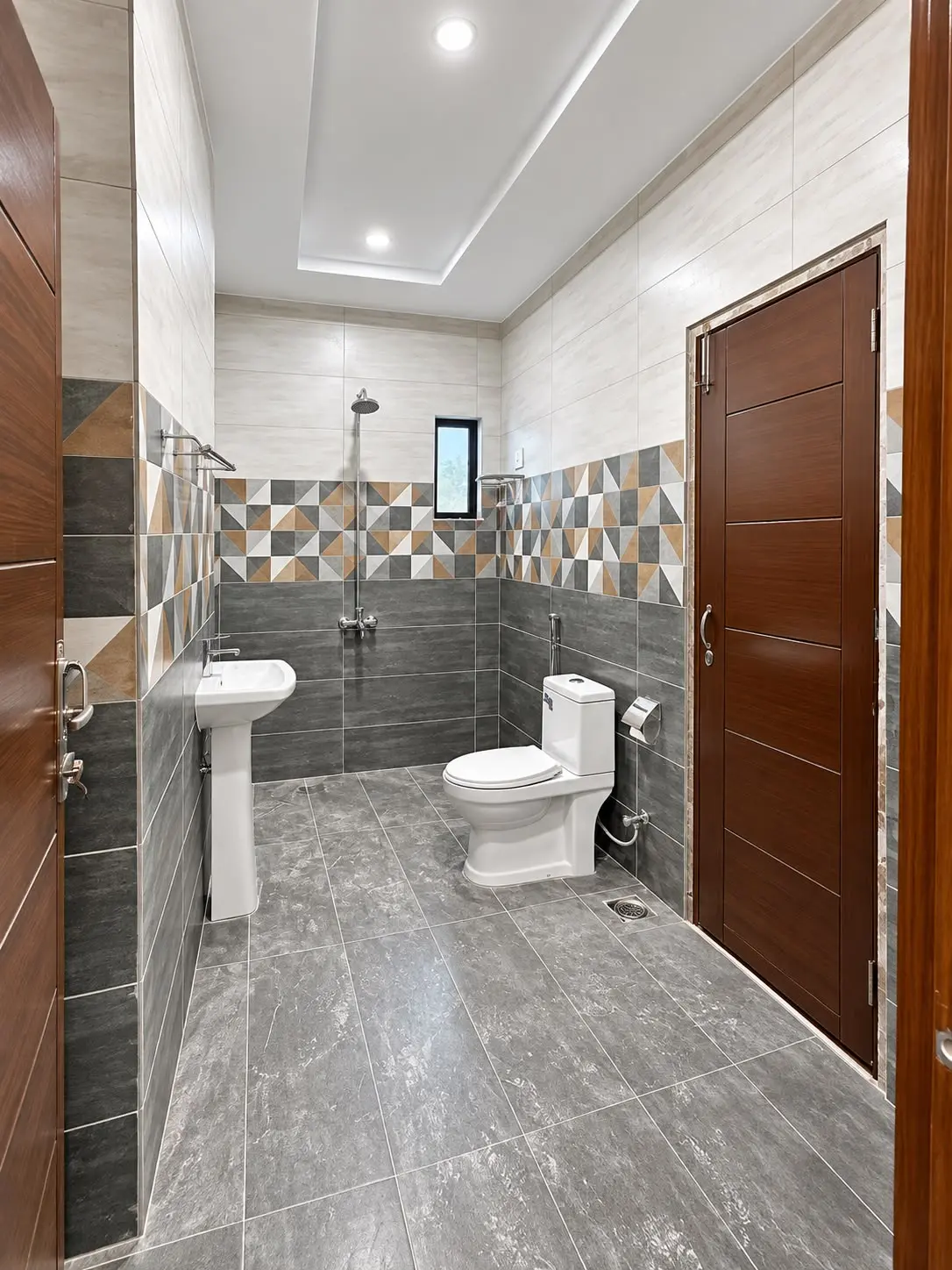 Falcon Tower — apartment bathroom